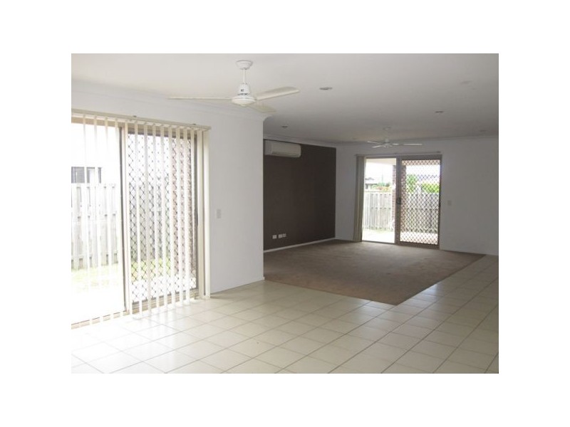 27 Eimeo Place, Sandstone Point QLD 4511