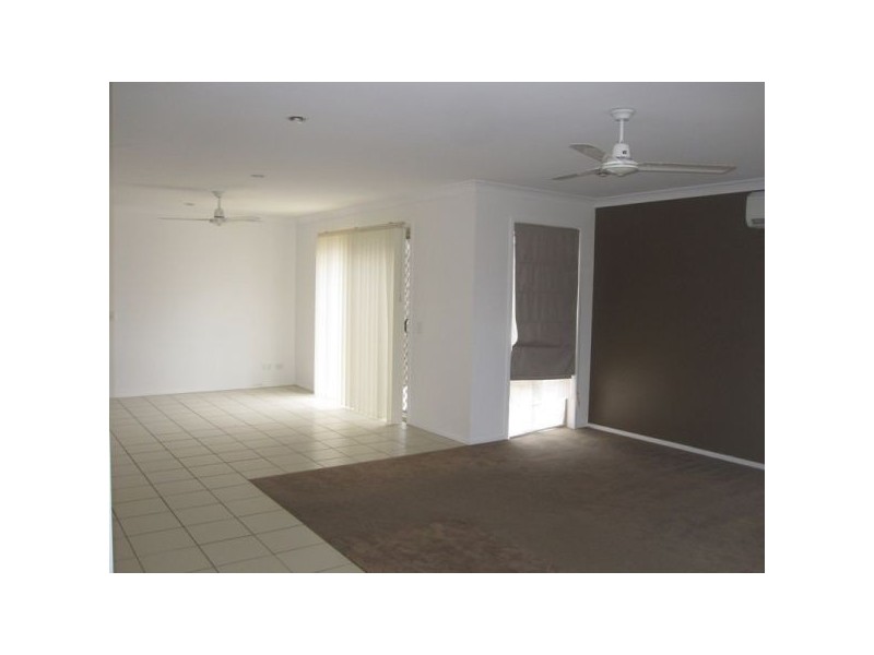 27 Eimeo Place, Sandstone Point QLD 4511