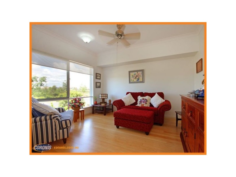 92 Nicklaus Parade, North Lakes QLD 4509