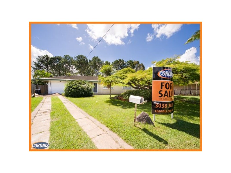 8 Mintern Street, Macgregor QLD 4109