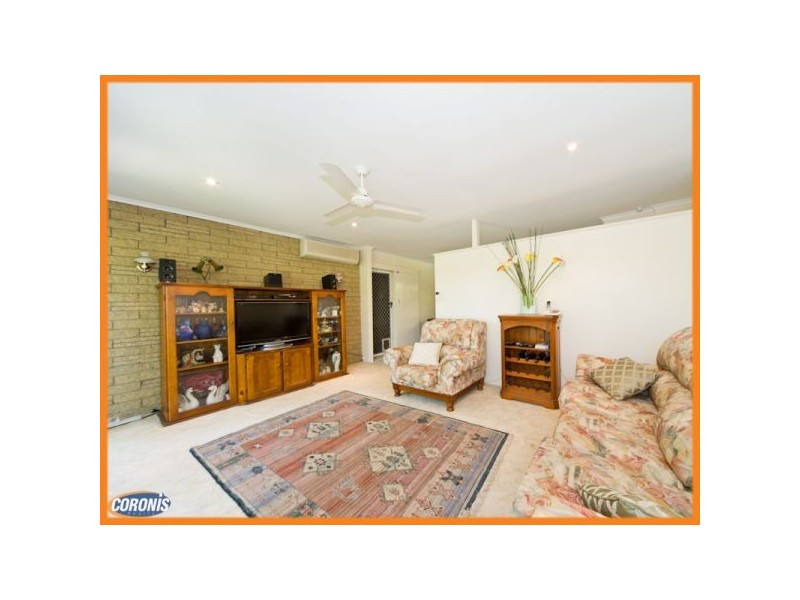 8 Mintern Street, Macgregor QLD 4109