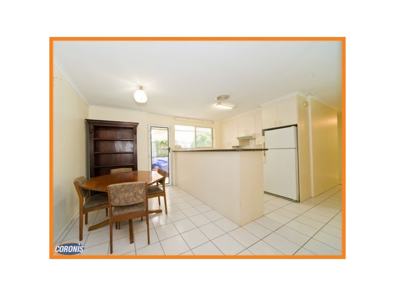 8 Mintern Street, Macgregor QLD 4109