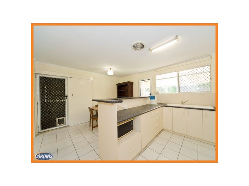 8 Mintern Street, Macgregor QLD 4109