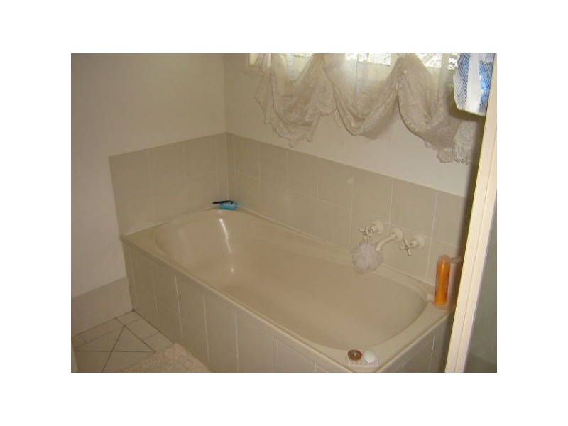 8 Birchgrove Crescent, Kallangur QLD 4503