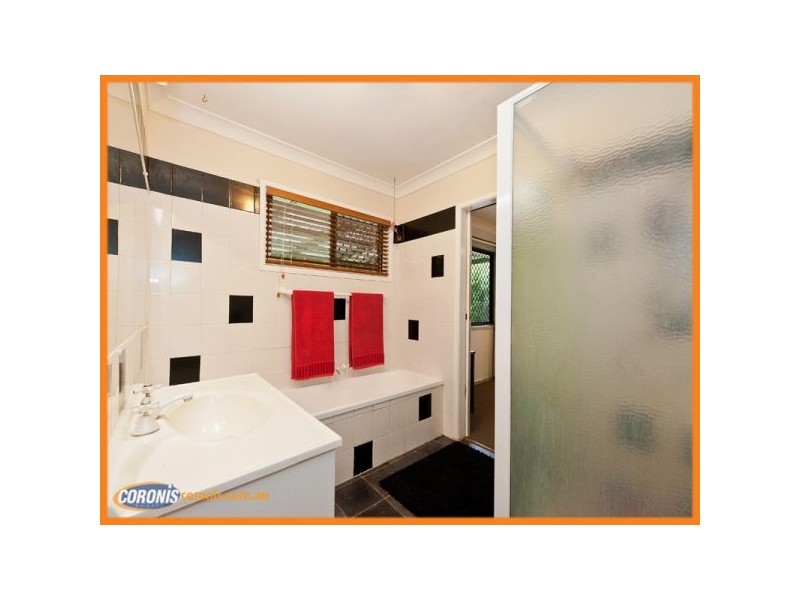 16 Bursaria Street, Crestmead QLD 4132