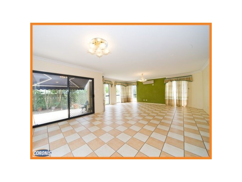 7 Templestowe Close, Forest Lake QLD 4078