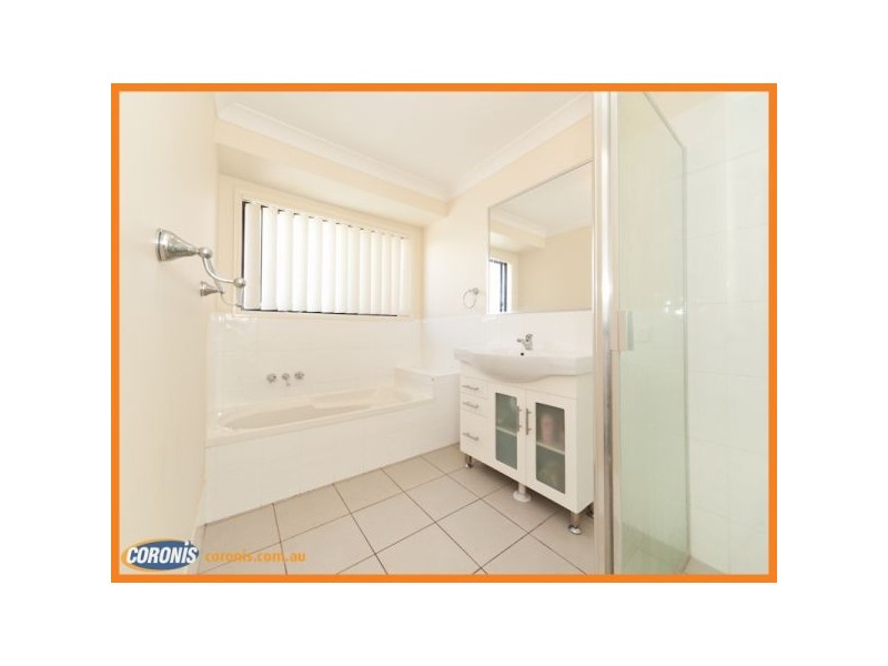 27 Hubner Drive, Rothwell QLD 4022