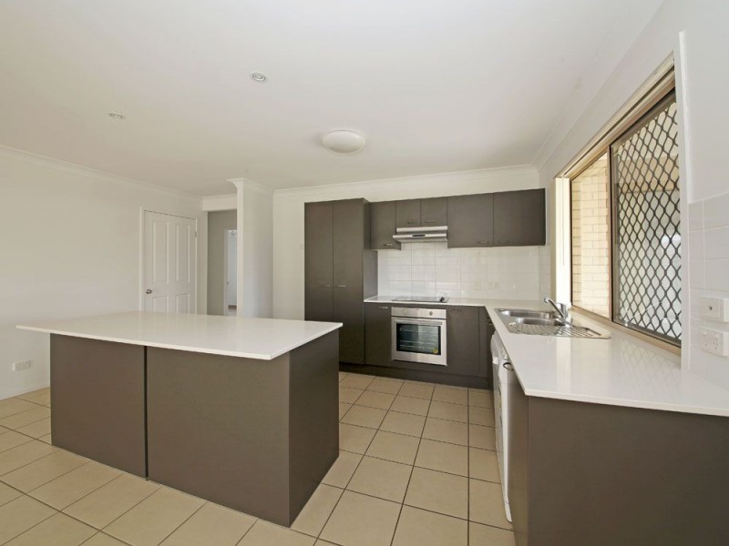 15 Peacherine Circuit, Bellmere QLD 4510