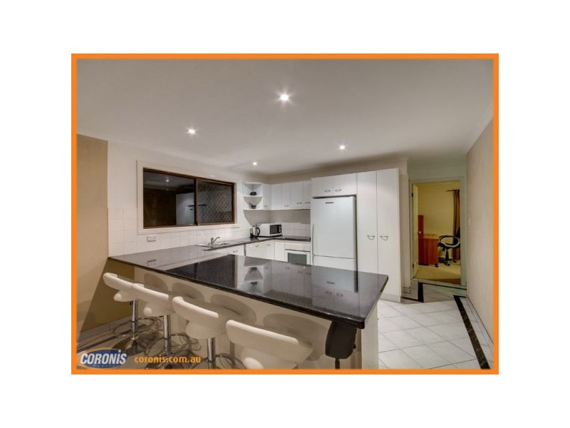 33 Tarcoola Avenue, Ferny Hills QLD 4055