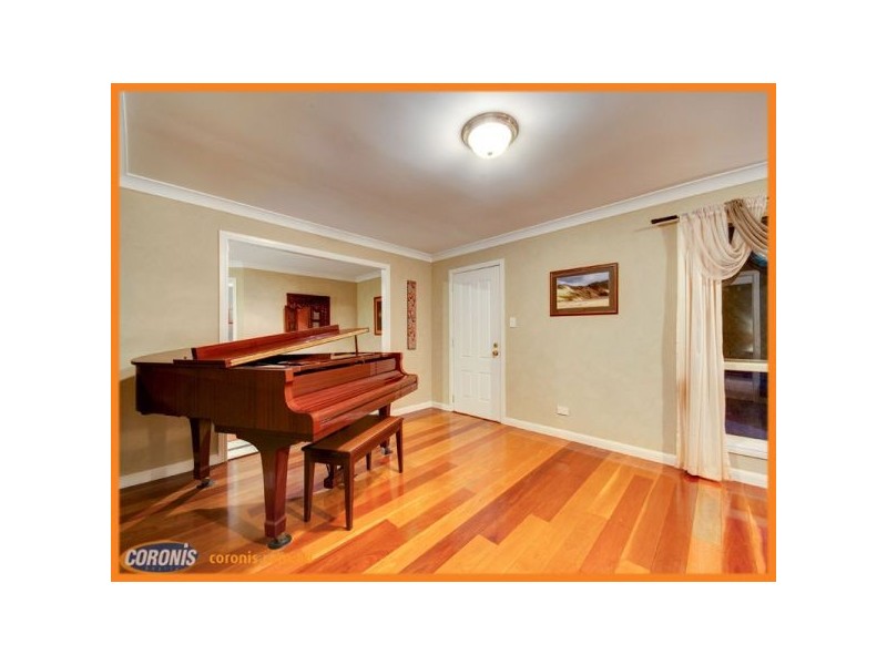 33 Tarcoola Avenue, Ferny Hills QLD 4055