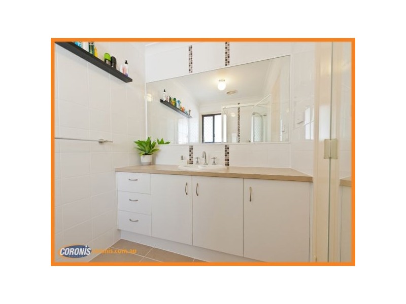 180 Castile Crescent, Edens Landing QLD 4207