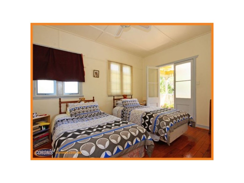 21 James Street, Scarborough QLD 4020