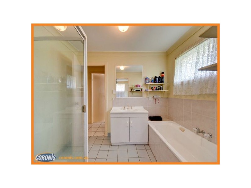 77 Bushland Drive, Regents Park QLD 4118