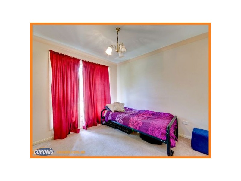 77 Bushland Drive, Regents Park QLD 4118