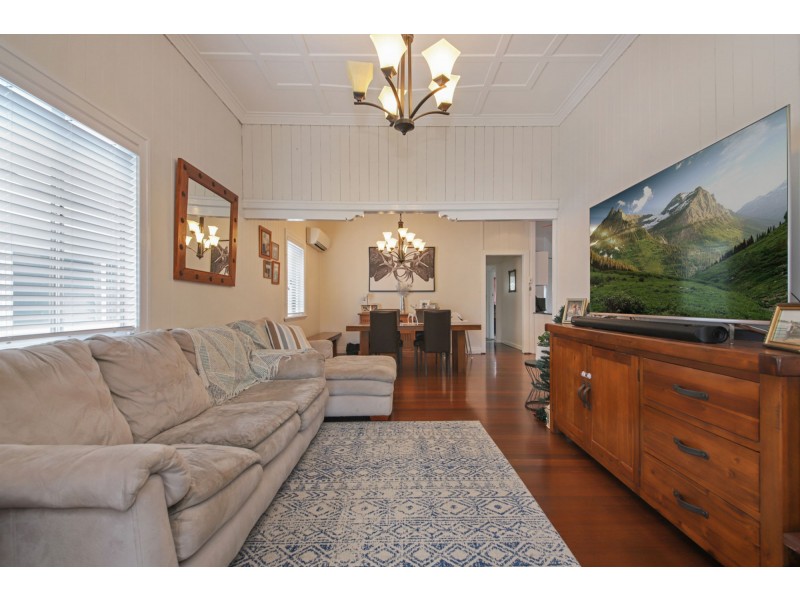 16 Crawford Avenue, Stafford QLD 4053