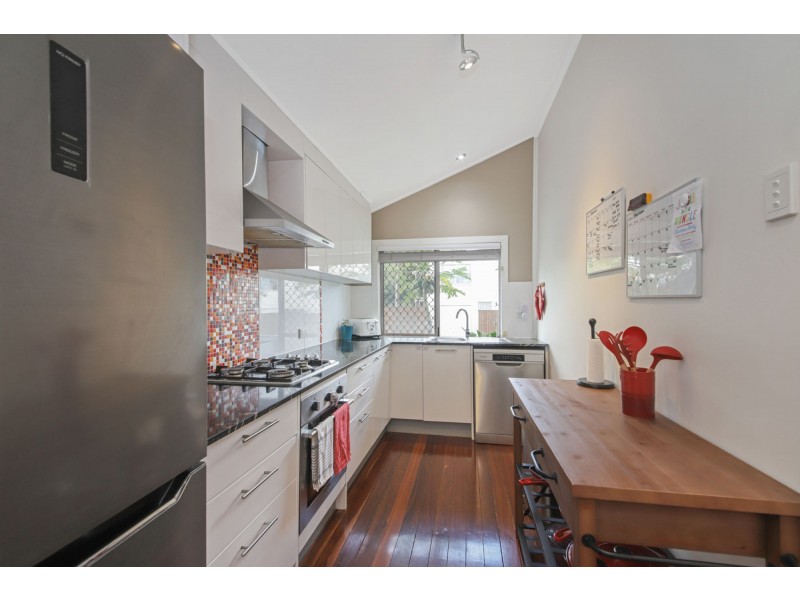 16 Crawford Avenue, Stafford QLD 4053