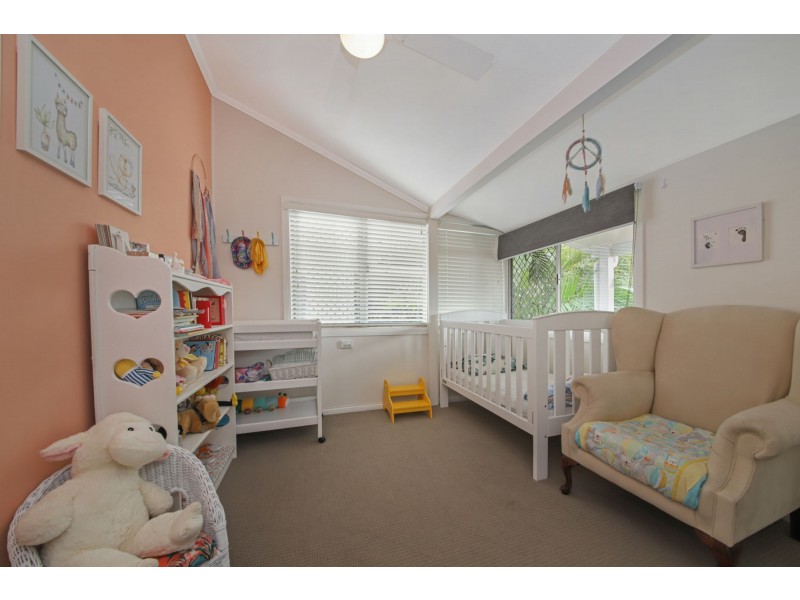 16 Crawford Avenue, Stafford QLD 4053