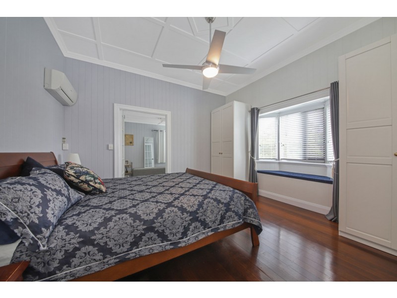 16 Crawford Avenue, Stafford QLD 4053