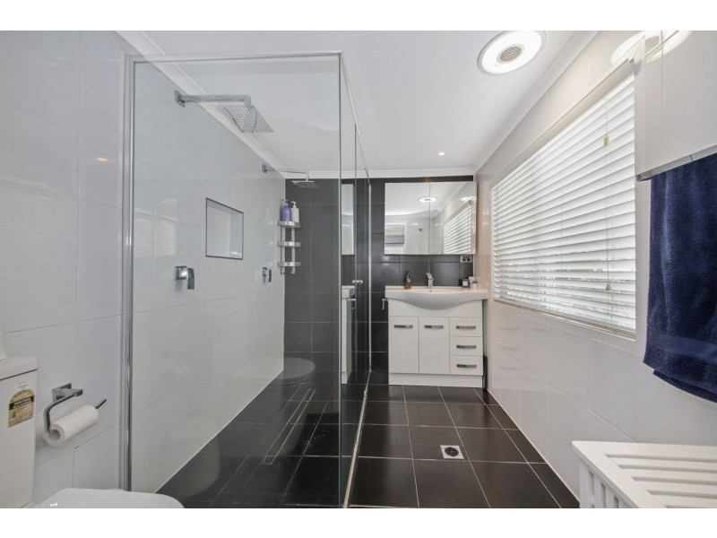 16 Crawford Avenue, Stafford QLD 4053