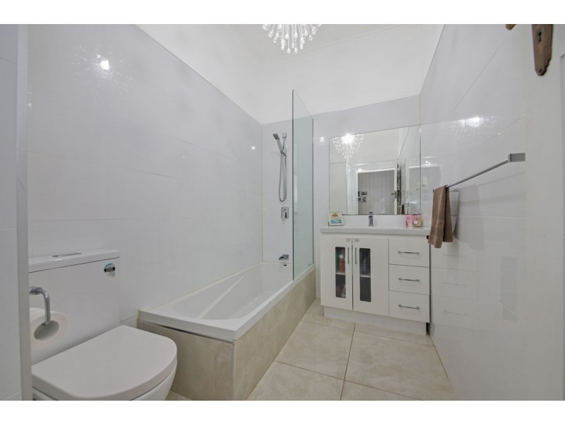 16 Crawford Avenue, Stafford QLD 4053