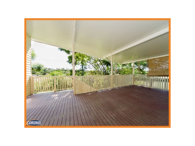 18 Yanderra Avenue, Arana Hills QLD 4054