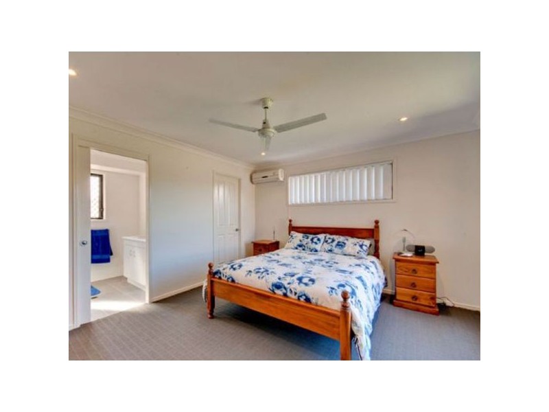 23 Sandstone Boulevard, Ningi QLD 4511