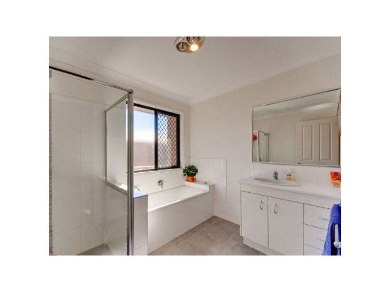 23 Sandstone Boulevard, Ningi QLD 4511