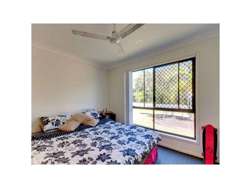 23 Sandstone Boulevard, Ningi QLD 4511