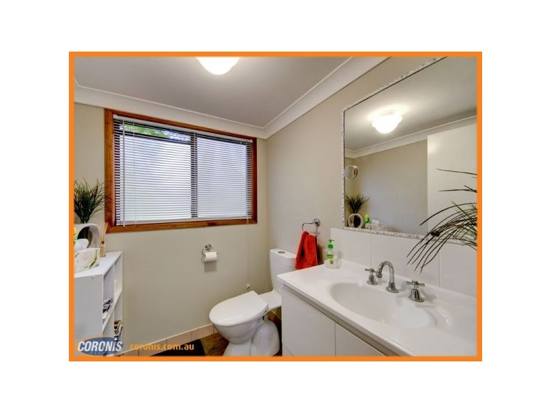 21 Buranda Road, Clear Mountain QLD 4500