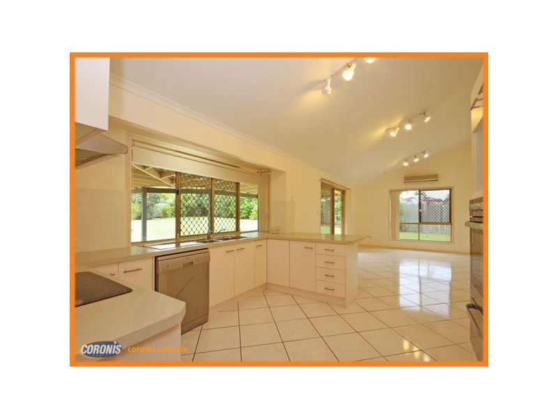 33 Blatchford Drive, Murrumba Downs QLD 4503