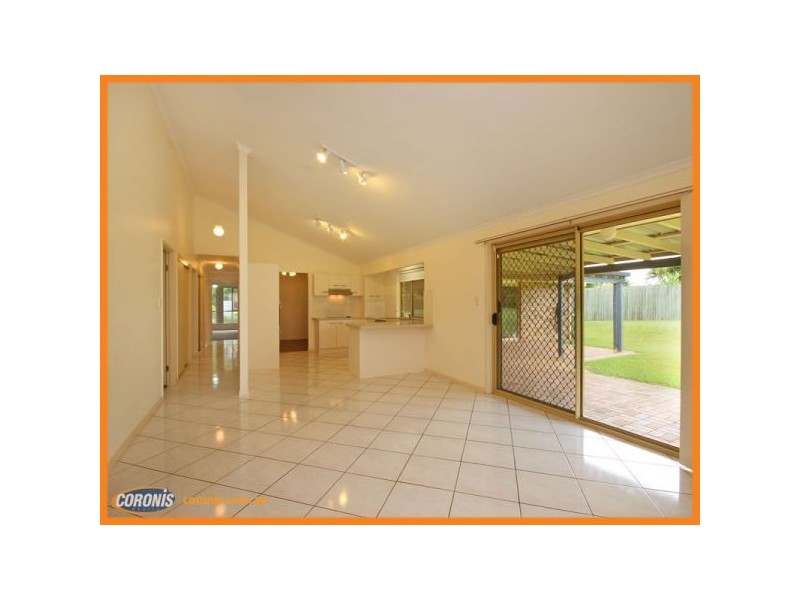 33 Blatchford Drive, Murrumba Downs QLD 4503