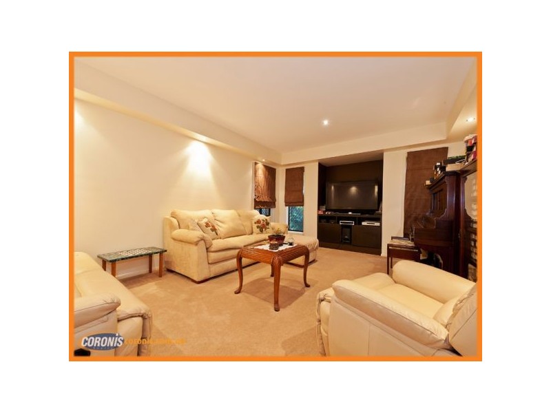 31 The Avenue, Windaroo QLD 4207