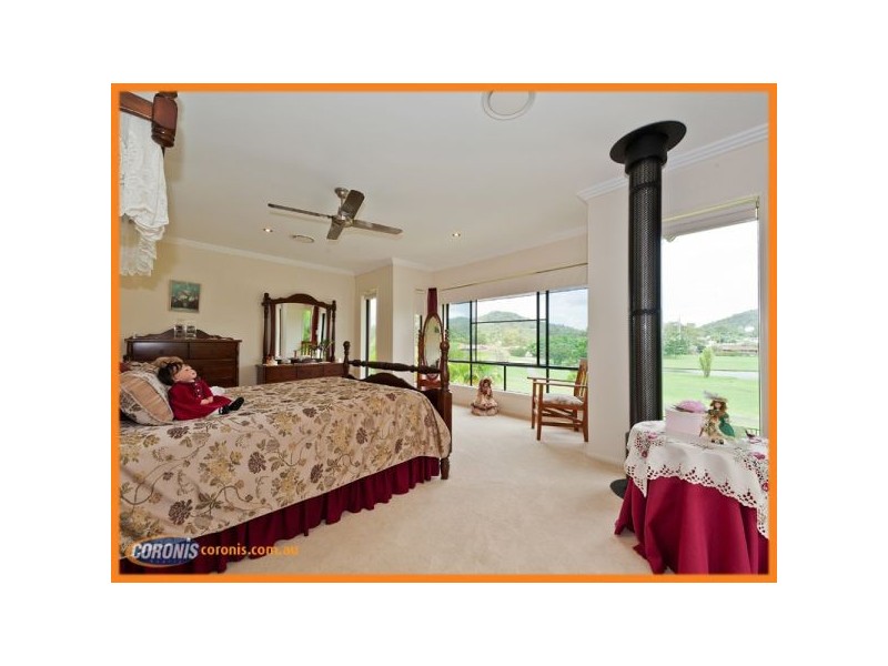 31 The Avenue, Windaroo QLD 4207