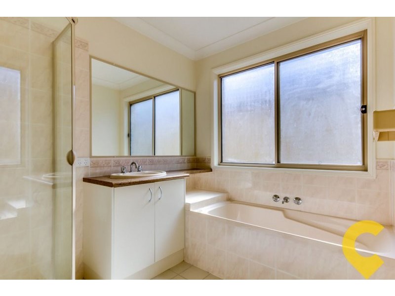 10 Spyglass Street, Oxley QLD 4075