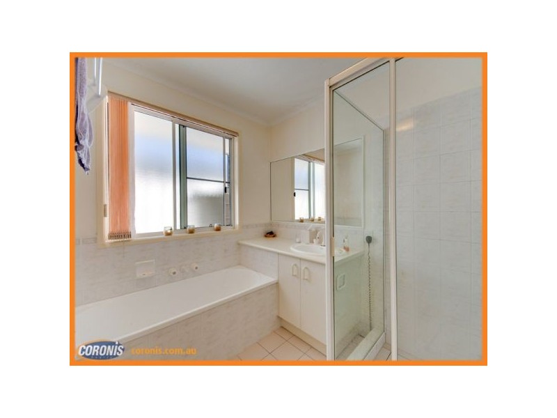 1/8 Dianthus Avenue, Bribie Island QLD 4507