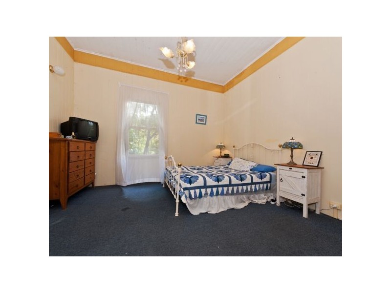 10 Ella Place, Windaroo QLD 4207