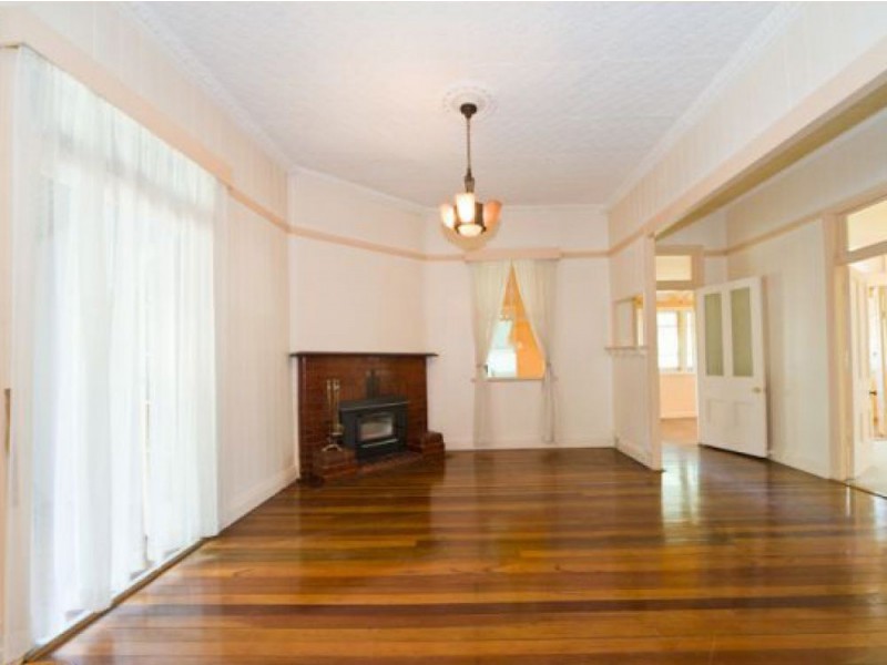 18 Cartwright Street, Windsor QLD 4030