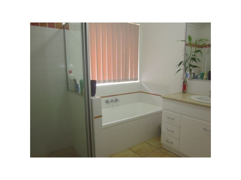 4 Groves Cresent, Boondall QLD 4034