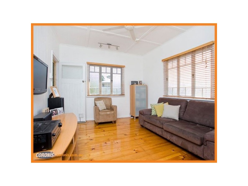 98 Clayton Street, Sandgate QLD 4017