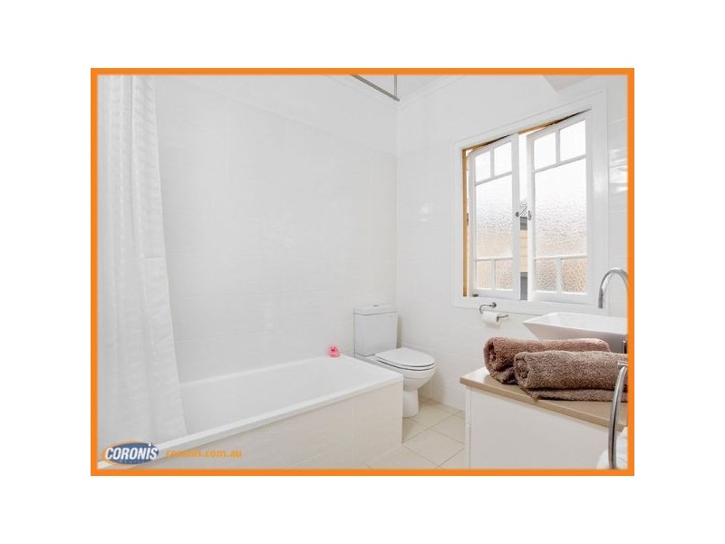 98 Clayton Street, Sandgate QLD 4017