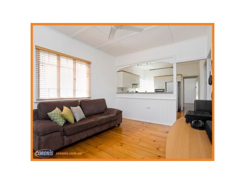 98 Clayton Street, Sandgate QLD 4017