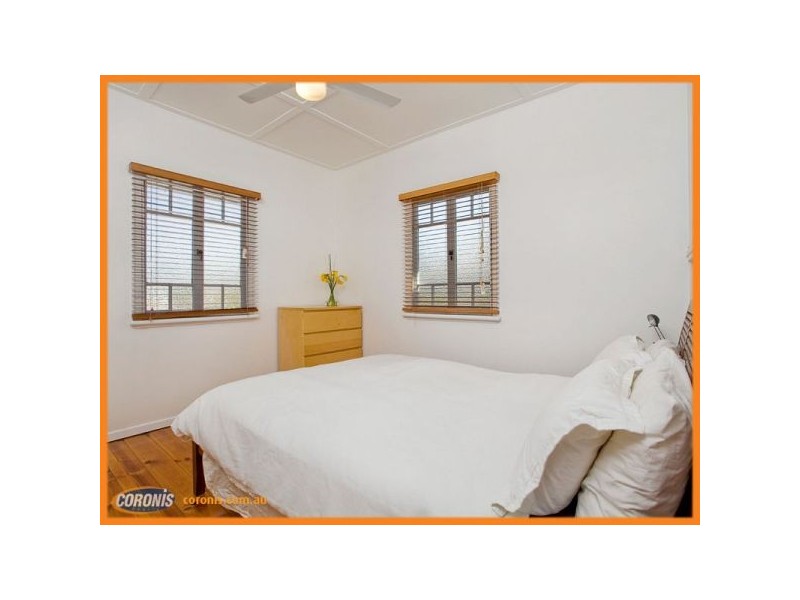 98 Clayton Street, Sandgate QLD 4017