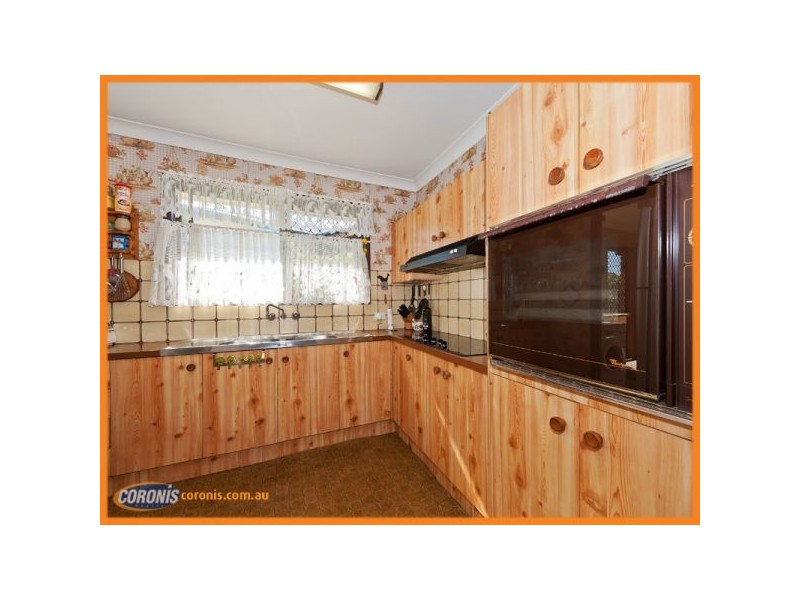 5 Lobelia Avenue, Daisy Hill QLD 4127