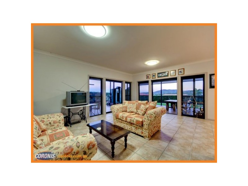 26 Yarraman Street, Arana Hills QLD 4054