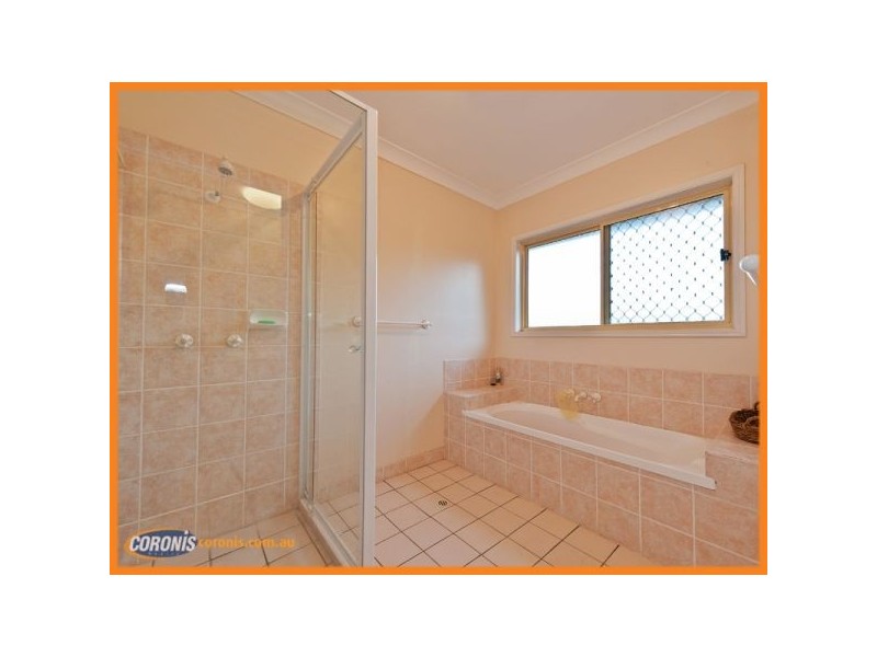 1 Magpie Place, Albany Creek QLD 4035