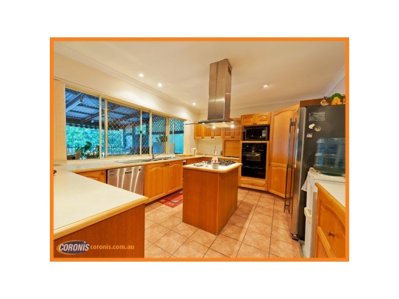 1 Magpie Place, Albany Creek QLD 4035