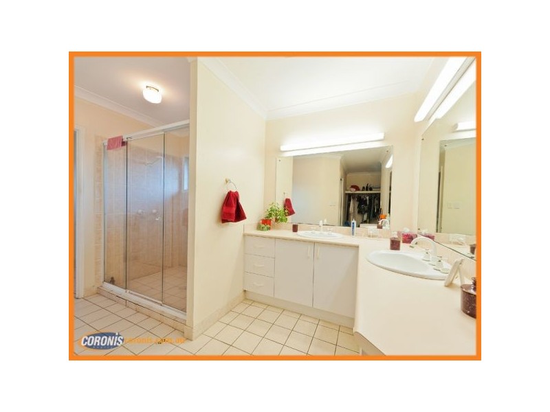 1 Magpie Place, Albany Creek QLD 4035