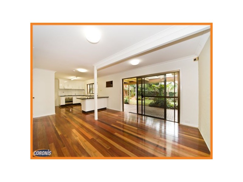 373 Winstanley Street, Carindale QLD 4152