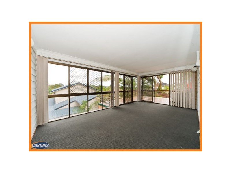 373 Winstanley Street, Carindale QLD 4152