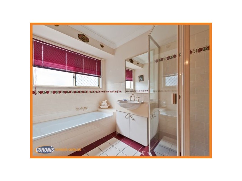 6 Folium Court, Regents Park QLD 4118